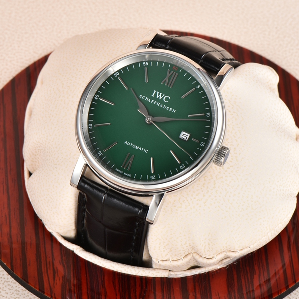 アイ・ダブリュー・シー正面デザイン